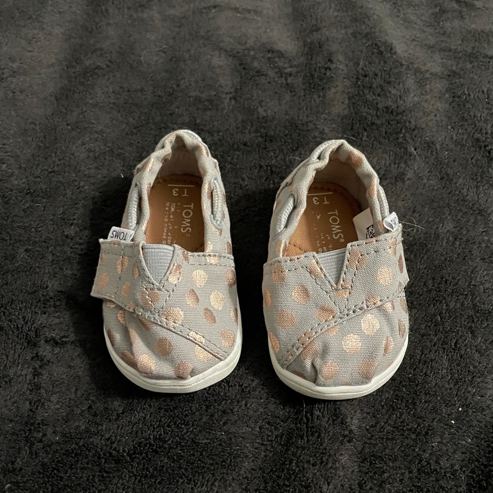 Polka dot Tiny Toms